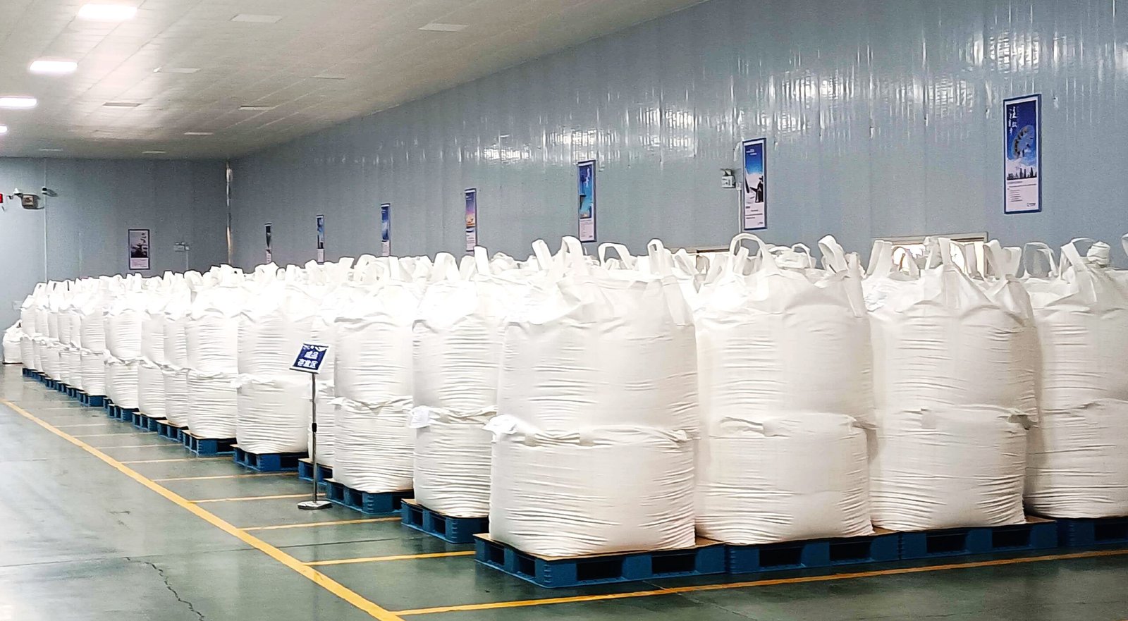 White FIBC bags inside the HZ BULK cleanroom-controlled production area